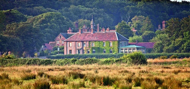 UK Gardens with holiday accommodation