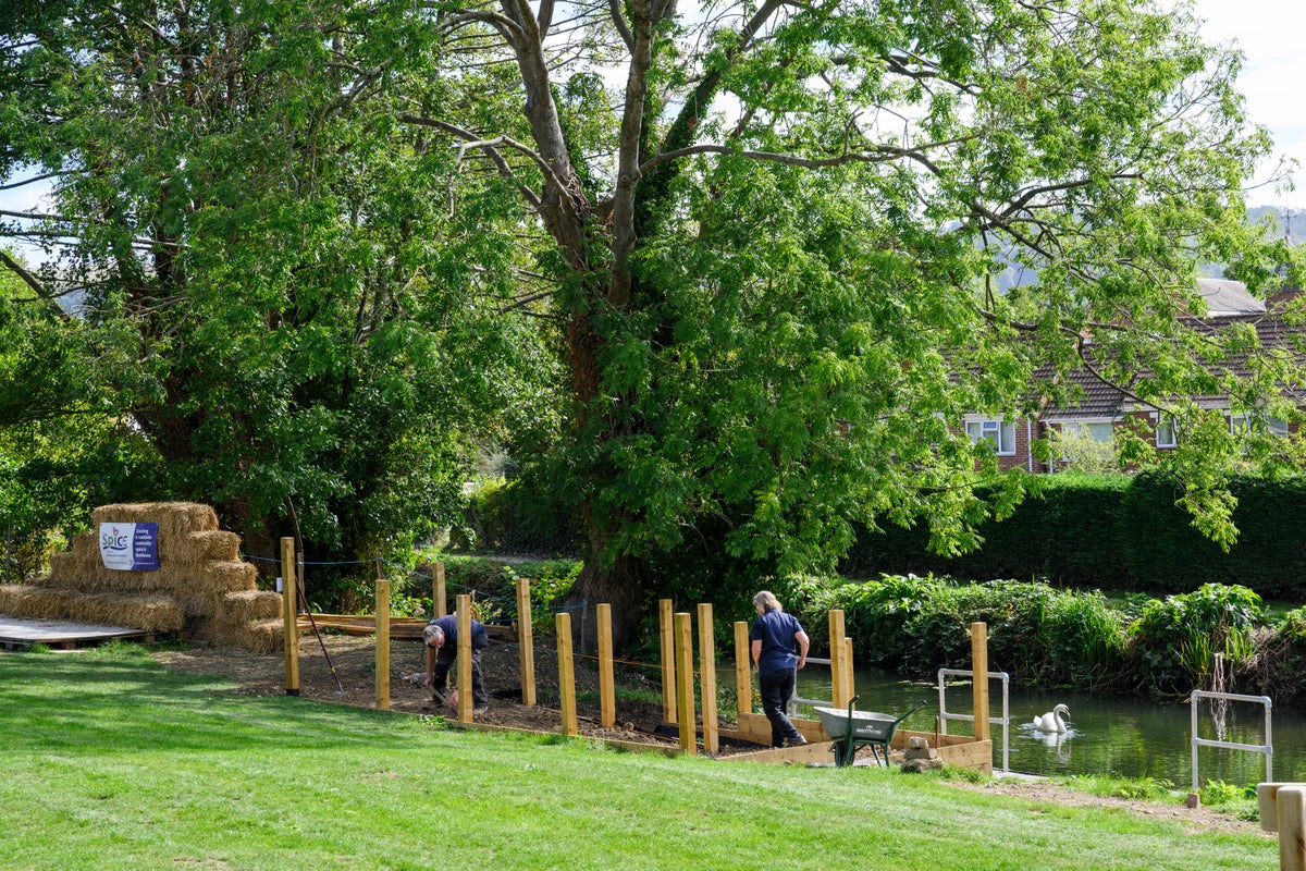 Stonehouse Community Canal Side Space